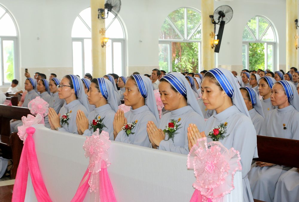 Những nữ tỳ của người nghèo